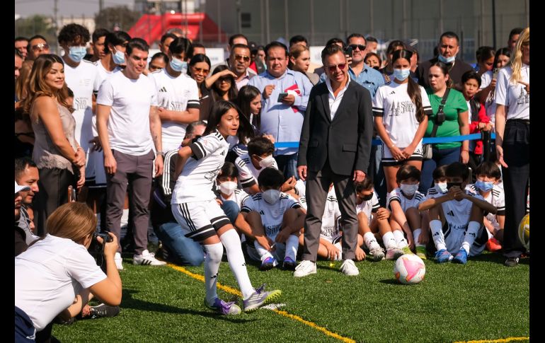 El programa, escuela de futbol, combina la práctica de este deporte con una metodología educativa de impacto social. CORTESÍA