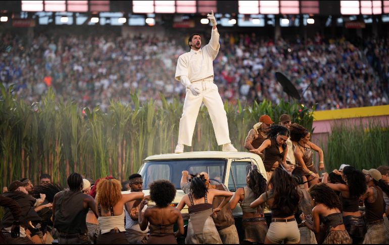 El artista puertorriqueño se convirtió en el protagonista del espectáculo de medio tiempo más visto de todos los tiempos al encabezar el show del Super Bowl LX. AP / ARCHIVO