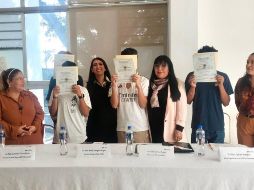 Jóvenes del Albergue Varonil San Antonio Alcalde reciben constancias por la conclusión del curso de Computación Avanzada, impartido por el IDEFT. CORTESÍA