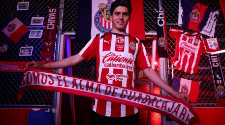 Chivas hizo oficial la incorporación de Jonathan Pérez como su nuevo jugador, reforzando así su plantel de cara a los próximos torneos. X / @Chivas