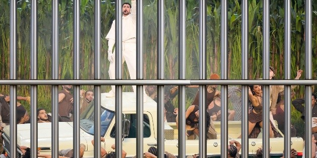 Congresistas de EU piden encarcelar a Bad Bunny por las "depravaciones" y groser&iacute;as en el Super Bowl