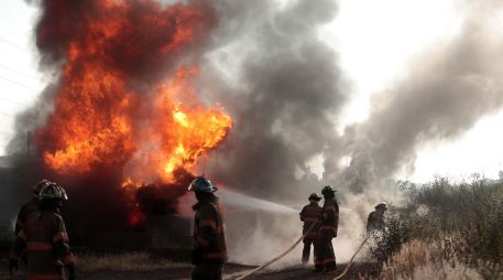 En el lugar continúan las labores de seguridad, mitigación de riesgos y resguardo del área por parte de corporaciones de emergencia. SUN/ ARCHIVO