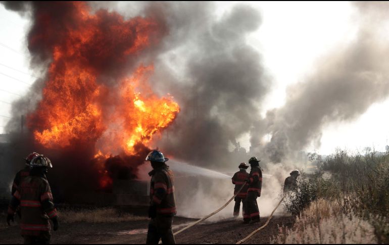 En el lugar continúan las labores de seguridad, mitigación de riesgos y resguardo del área por parte de corporaciones de emergencia. SUN/ ARCHIVO