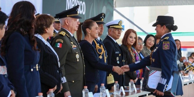 Sheinbaum destaca papel hist&oacute;rico de la Fuerza A&eacute;rea Mexicana para proteger la soberan&iacute;a