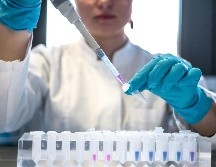 Hasta ahora, los estudios de laboratorio muestran que no hay cambios peligrosos en los virus ni resistencia a los medicamentos disponibles. UNSPLASH