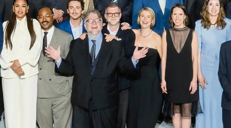 Guillermo del Toro fue una de las figuras destacadas durante el Almuerzo de los nominados al Oscar. ESPECIAL