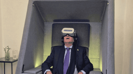 El presidente municipal de Zapopan, Juan José Frangie, explicó que esta nueva tecnología contribuirá a disminuir el estrés del personal. EL INFORMADOR / J. VELAZCO