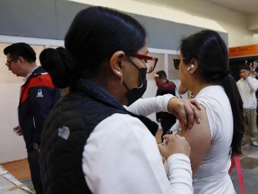 Se cuenta con 28 millones de dosis para aplicarse de inmediato. EFE/S. Gutiérrez