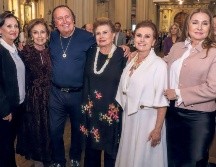 Xóchitl, Patricia, Enrique, Cecilia, Gloria y Gabriela Michel Velasco. GENTE BIEN JALISCO / C. JIMENO