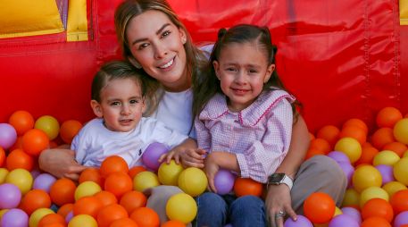 María Isabella, Diego Villagómez y Fer Contreras. GENTE BIEN JALISCO / Baunzii Land