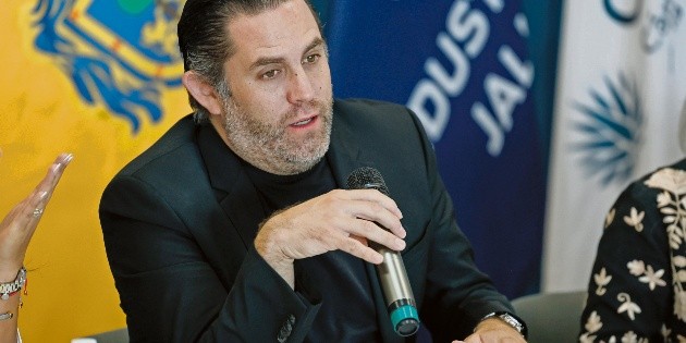 Jornada laboral a 40 horas, con ajustes graduales: industriales