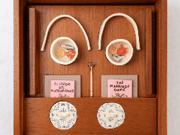 Fernández coloca bajo la lupa el amor romántico, el matrimonio y sus rituales contemporáneos, no como destino sentimental, sino como entramado cultural, económico y burocrático. ESPECIAL/Secretaría de Cultura