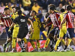 Este 14 de febrero, los aficionados de Chivas y América revivirán una rivalidad marcada por todo menos por el amor. IMAGO7