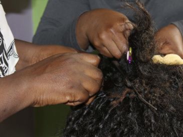 Muchas las usan por razones culturales y personales, así como por comodidad, sin embargo, pueden ser dañinos. EFE / ARCHIVO