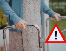 El envejecimiento va produciendo cambios en el cuerpo de las personas por lo que los huesos se vuelven más frágiles y se pueden romper con más facilidad. ESPECIAL / CANVA