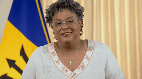 Mia Amor Mottley, primera ministra de Barbados, se ha consolidado como una figura central en la diplomacia climática global mediante la 'Iniciativa Bridgetown'.  X / @miaamormottley
