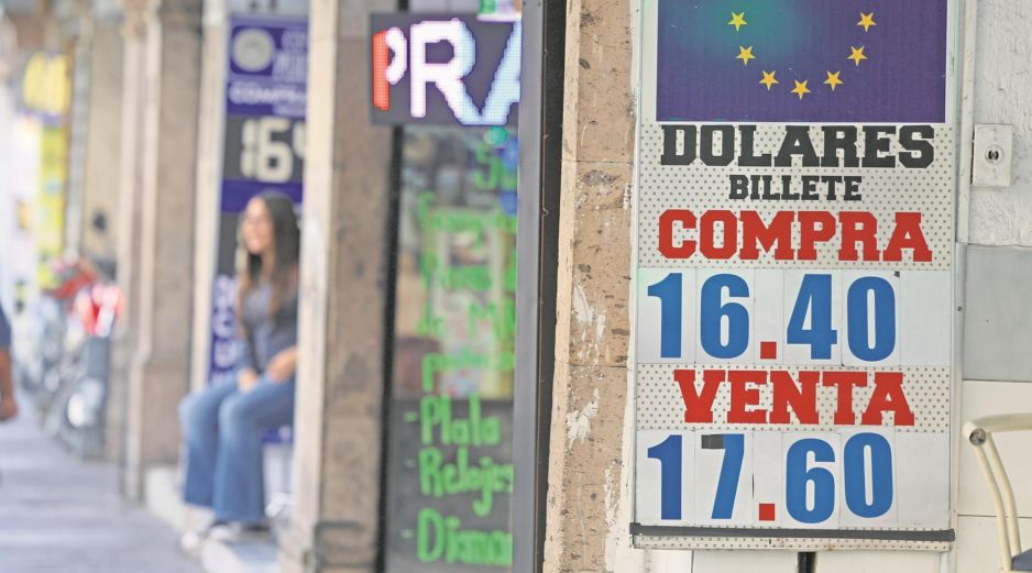 Debilidad del dólar impulsa al peso