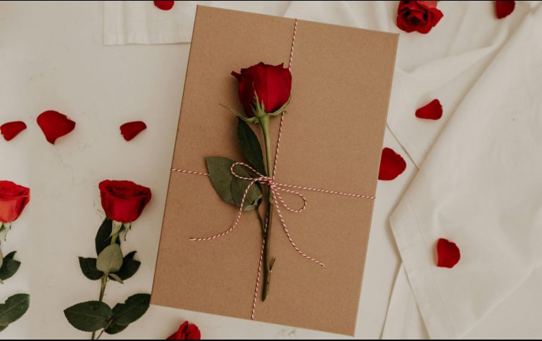 El origen de este día viene de la red social de citas Ashley Madison. Unsplash