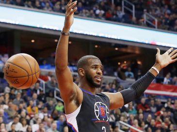 Pese a ser considerado uno de los mejores bases de la historia de la NBA, Chris Paul nunca ha conseguido ganar el campeonato. AP / ARCHIVO