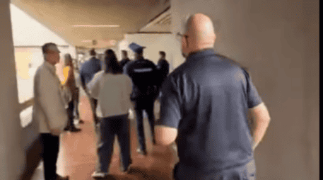 En el video que compartió el funcionario federal en su cuenta de Facebook, se le escucha decir: 