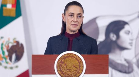 La Presidenta adelantó que a los libros se les incorporará mayor contenido sobre mujeres en la historia de México. EFE/S. Gutiérrez