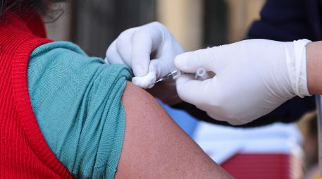 Personas con esquemas incompletos deben acudir a su unidad de salud para actualizar su vacunación. EL INFORMADOR/ARCHIVO