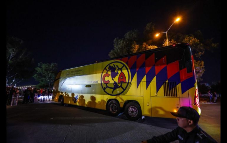 Afición, intensidad y rivalidad al máximo durante el Clásico Nacional entre Chivas y América. EL INFORMADOR/A.NAVARRO