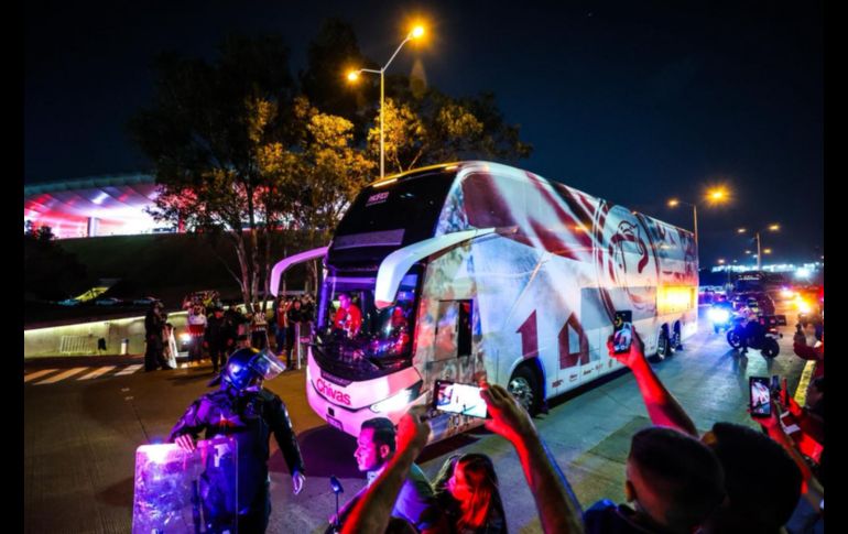 Afición, intensidad y rivalidad al máximo durante el Clásico Nacional entre Chivas y América. EL INFORMADOR/A.NAVARRO