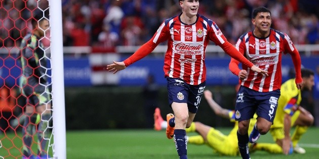 Chivas vs Am&eacute;rica: 'Hormiga' Gonz&aacute;lez celebra al estilo 'Cubo' Torres en el Cl&aacute;sico Nacional
