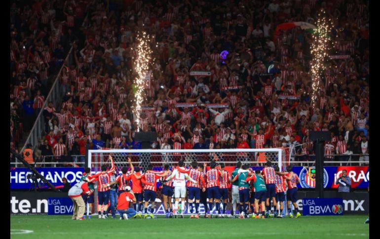 Afición, intensidad y rivalidad al máximo durante el Clásico Nacional entre Chivas y América. EL INFORMADOR/J.ACOSTA