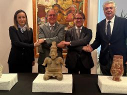  Se trata de una figura femenina de barro modelado, de 43 centímetros de altura, con superficie pulida y detalles al pastillaje e incisiones. CORTESÍA/ Secretaría de Relaciones Exteriores