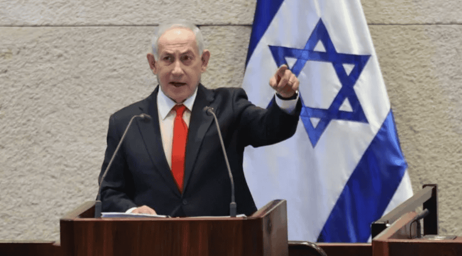 El primer ministro israelí, Benjamin Netanyahu, comunicó hoy que también está promoviendo la construcción de otro aeropuerto en el norte, concretamente en Ramat David. EFE/A. SULTAN