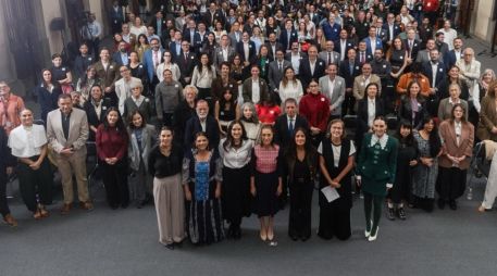 La actriz mencionó que la Mandataria observó una importante área de oportunidad para incentivar a México en el cine mientras trabajaban juntas. EFE / Gobierno de México