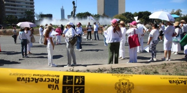 Realizan movilizaci&oacute;n en la Glorieta Minerva contra la reforma electoral