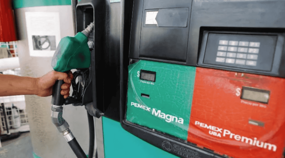 La gasolina relativamente cara en México responde no sólo a factores estructurales, sino también a la fijación implícita del precio final: Analista de Banamex. EL INFORMADOR / ARCHIVO