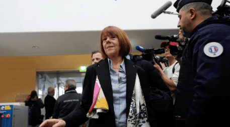 Esta septuagenaria se convirtió en un símbolo feminista mundial por haber decidido que el proceso judicial sobre sus violaciones, fuese a puerta abierta para que 