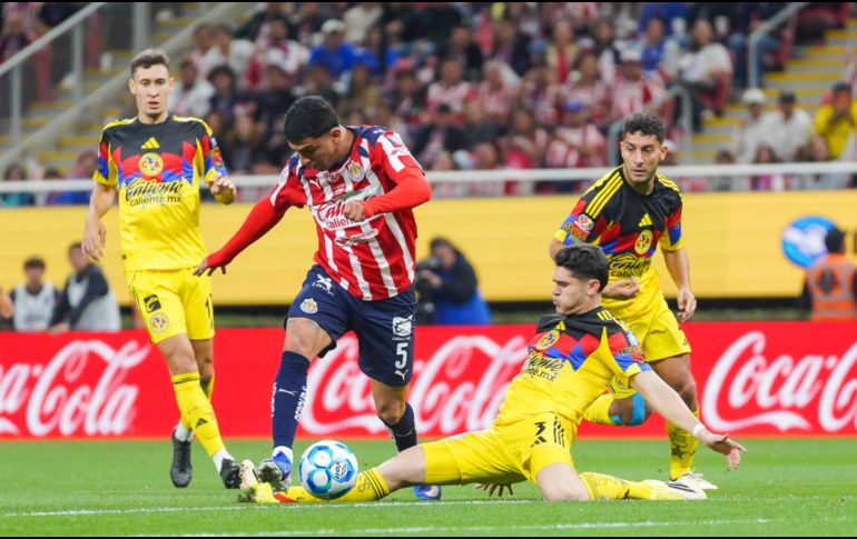 Mientras Guadalajara ha cumplido con el requisito sin sobresaltos, América se mantiene en el fondo de la clasificación. IMAGO7.