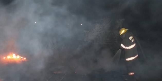 Incendio en Zapopan: Controlan incendio en pastizal sobre avenida Acueducto