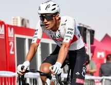 Isaac del Toro salió último, pero no encontró el golpe de pedal que le permitiera no perder un tiempo excesivo. AFP / F. Sena