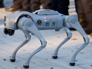 Los "perros robot" fueron adquiridos por el ayuntamiento de Guadalupe, y que alberga al Estadio BBVA, una de las sedes del Mundial 2026. AFP / J. C. Aguilar