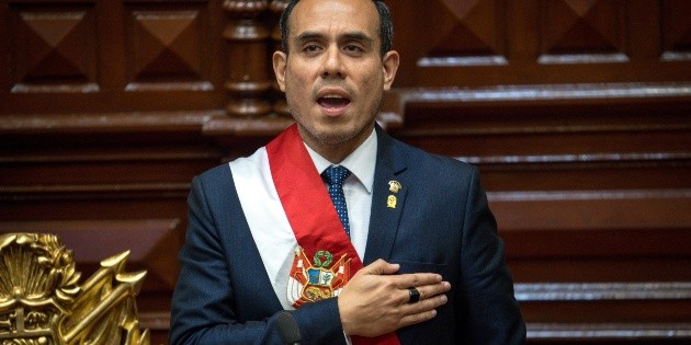 Per&uacute;: Congreso destituye al presidente Jos&eacute; Jer&iacute;