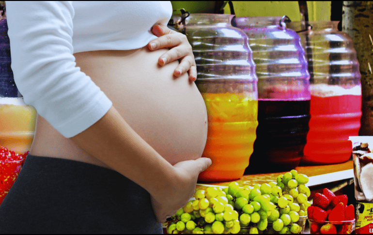 Las mujeres embarazadas deben tener especial cuidado en los alimentos y bebidas que consumen porque podría afectar la gestación de su bebé. ESPECIAL / CANVA