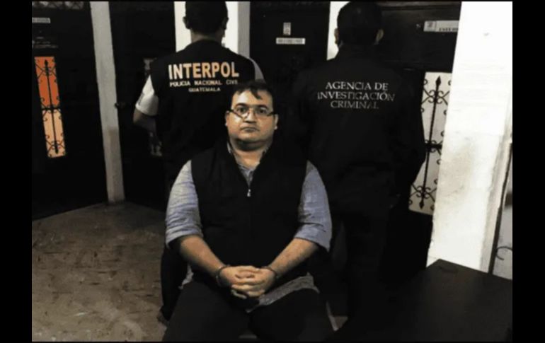 Vinculan proceso a exgobernador de veracruz, Javier Duarte, por peculado