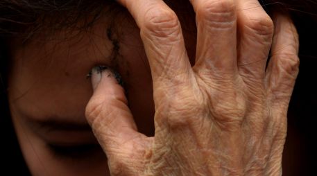 La cruz de ceniza también puede ser impuesta por laicos. AFP/Archivo