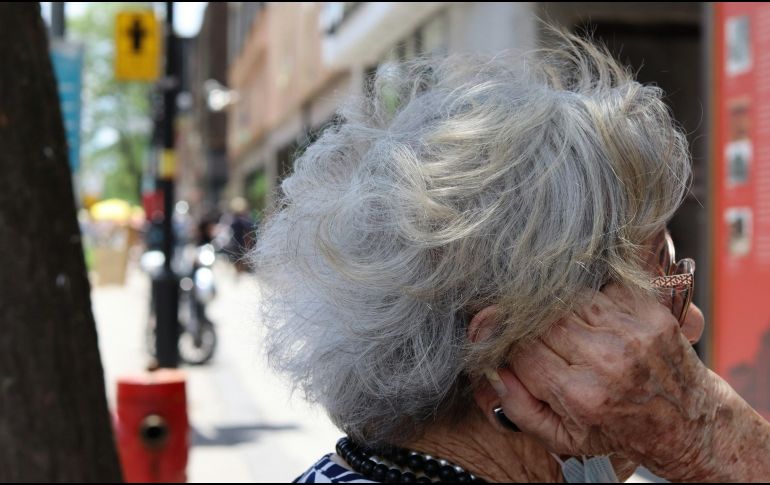 ¿Por qué las canas son más difíciles de manejar? UNSPLASH / M. AUSEJO