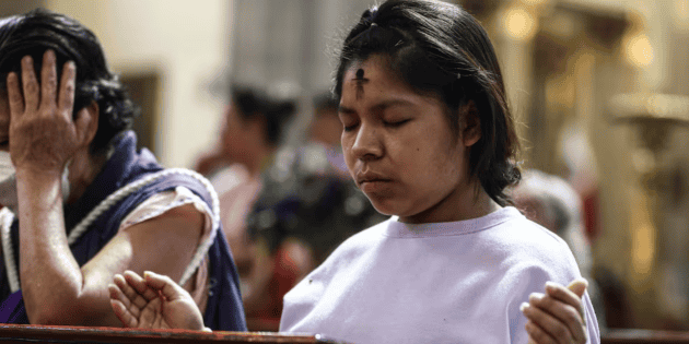 Mi&eacute;rcoles de Ceniza 2026: &iquest;Es v&aacute;lido recibir la ceniza fuera de la iglesia?