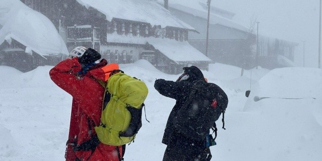 Avalancha en California: Rescatistas intensifican b&uacute;squeda de esquiadores atrapados
