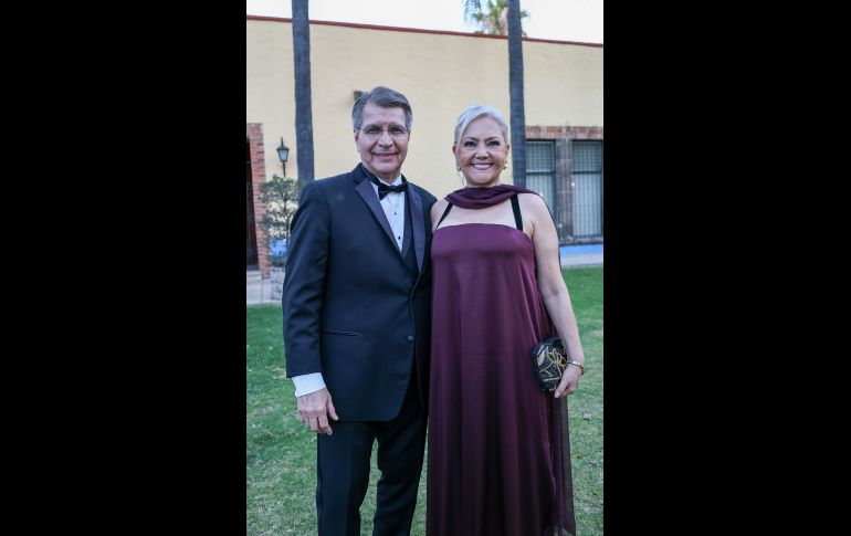 Raúl Aldana, Lourdes Robles de Aldana.  GENTE BIEN JALISCO / Boda de Paola Aldana Robles y Oscar de Aguinaga Lozano