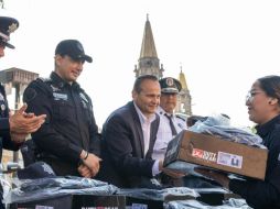 Gobierno de Chapala entrega patrullas y uniformes a elementos de seguridad