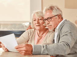 Esta interpretación generó cuestionamientos entre especialistas en derecho laboral, quienes sostienen que el aguinaldo forma parte del conjunto de prestaciones sociales de los trabajadores.  CANVA